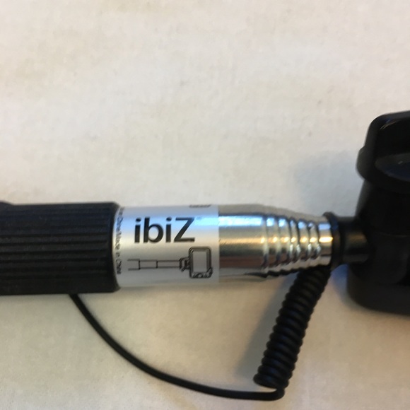 ibiZ Telescoping Selfie Stick - Picture 3 of 4